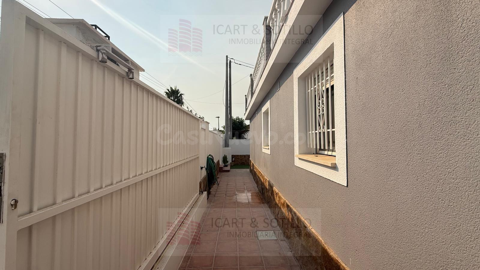 Chalet totalmente reformado a 200 metros de la playa en Vina - foto 2