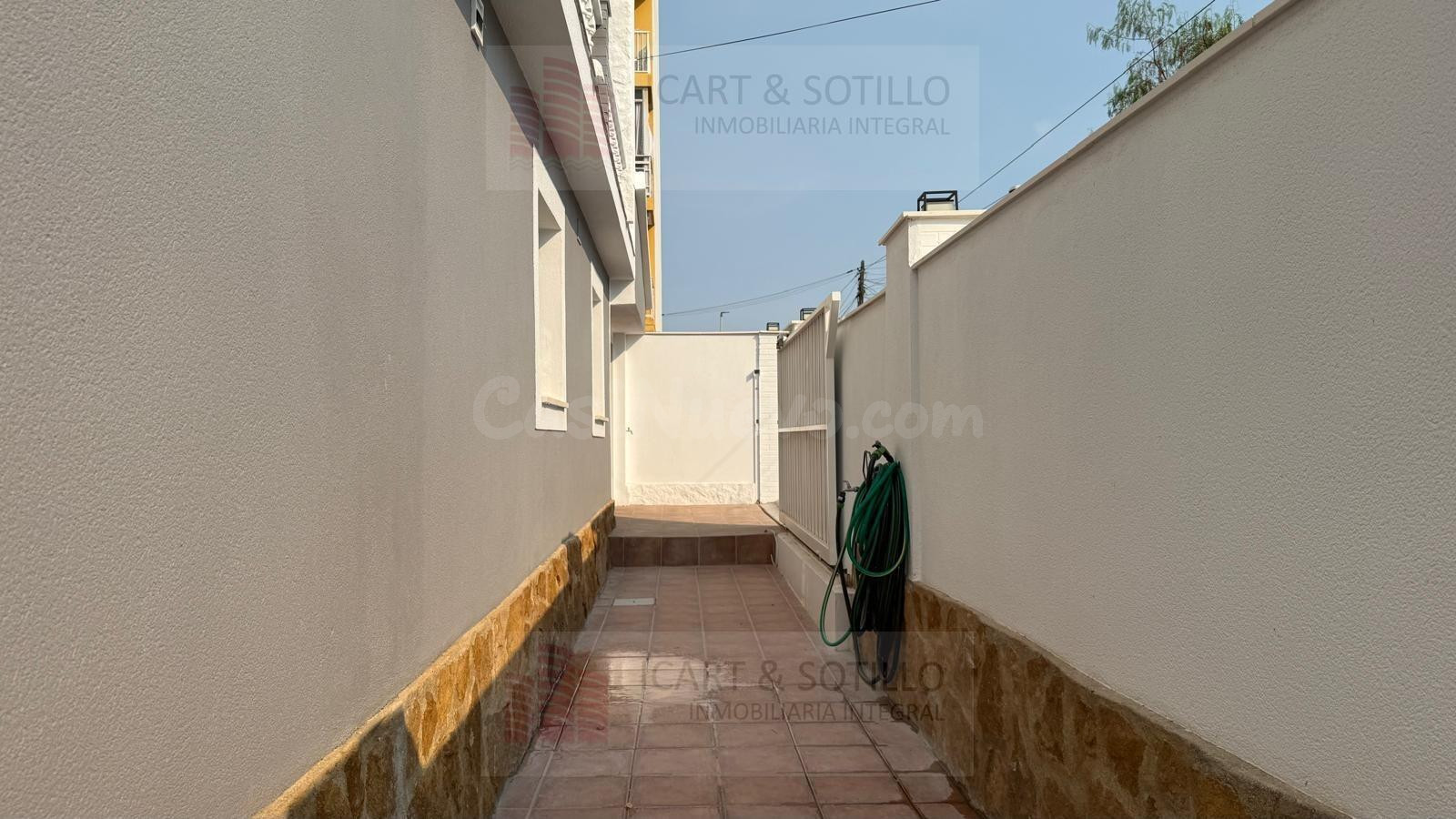 Chalet totalmente reformado a 200 metros de la playa en Vina - foto 3