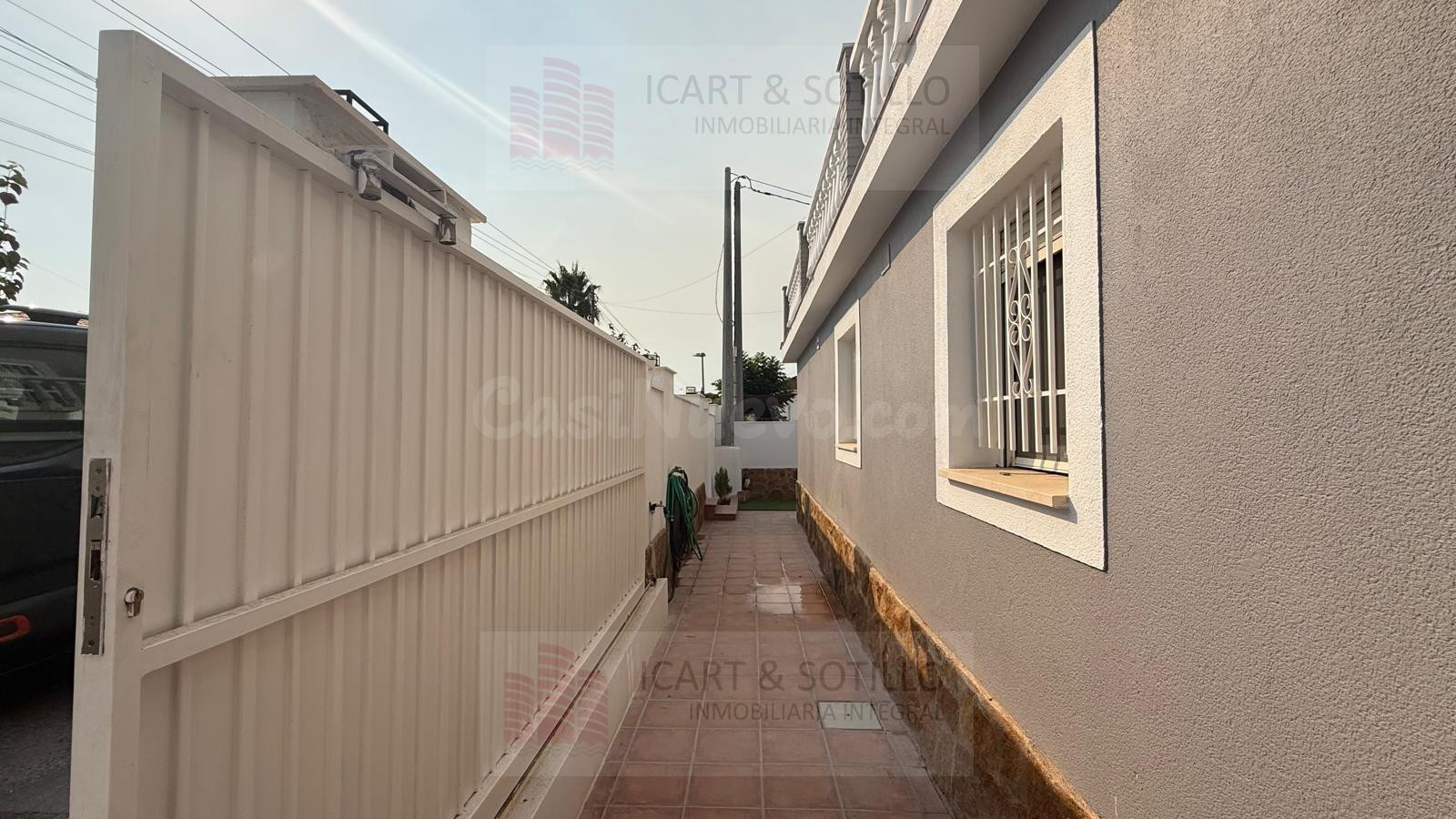 Chalet totalmente reformado a 200 metros de la playa en Vina - foto 4