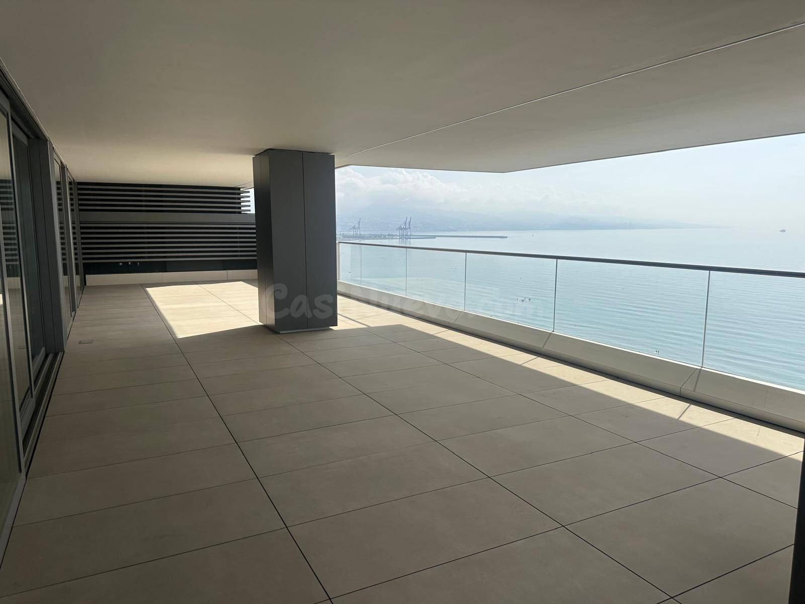 Exclusivo Apartamento de Lujo de 4 Dormitorios en Málaga Tow
