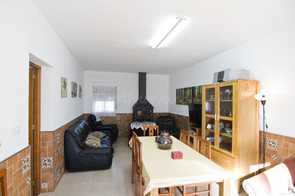 Venta invernadero con construcción en zona Pueblo Nuevo-Puntalón