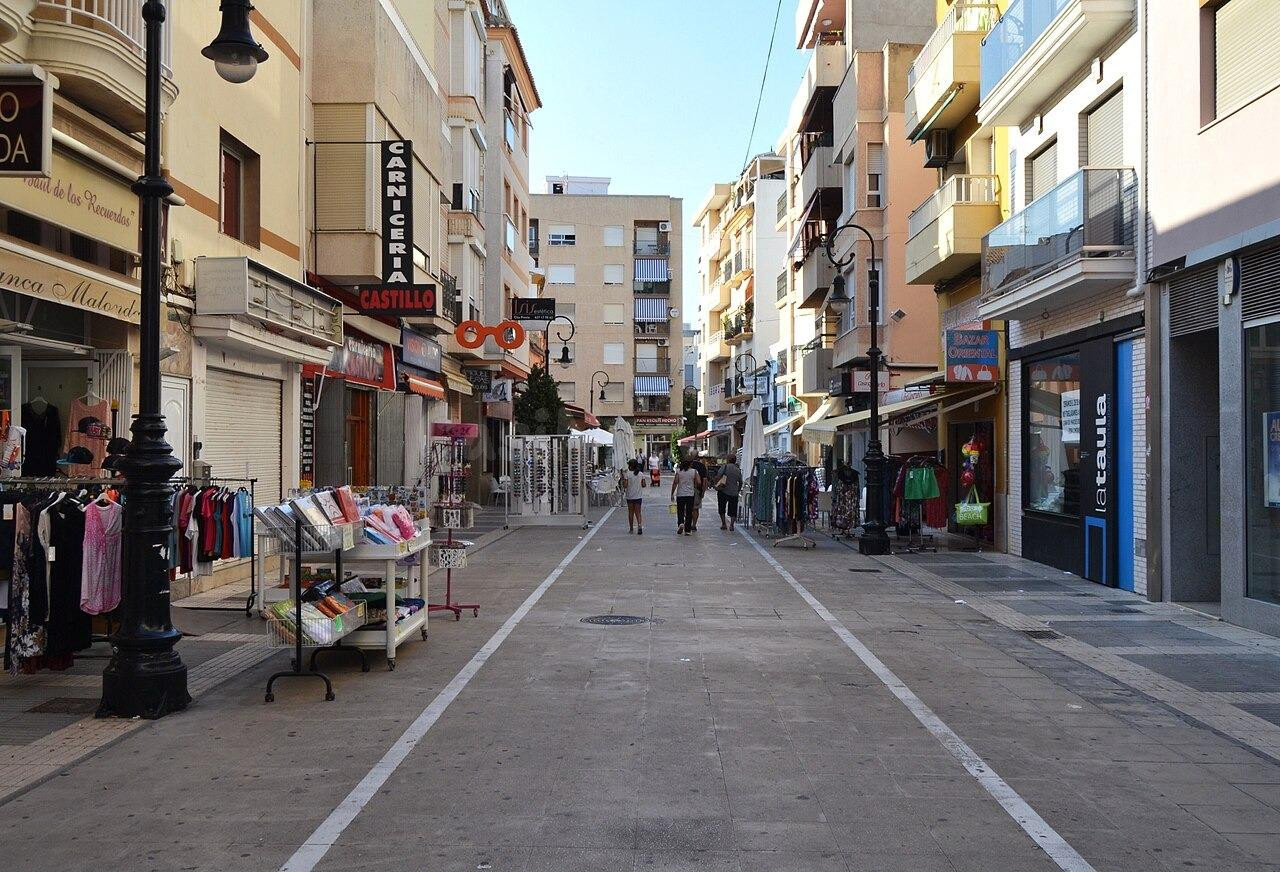Dúplex seminuevo junto al puerto del Grao de Gandía - foto 4