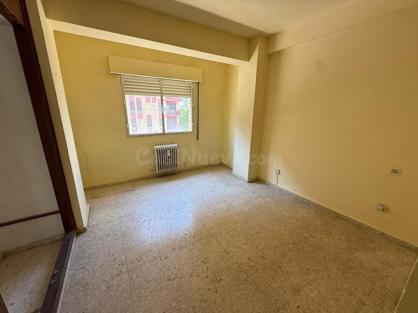 Amplio piso en venta con potencial de reforma ✨ - foto 2