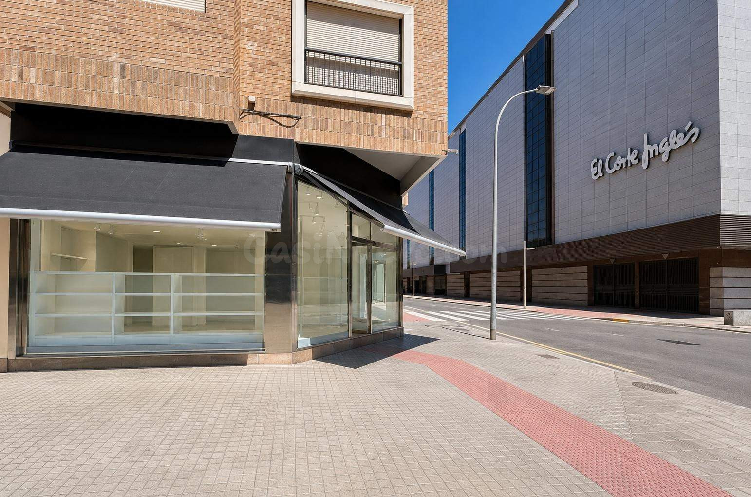 Local comercial en alquiler en pleno centro – Disponible des