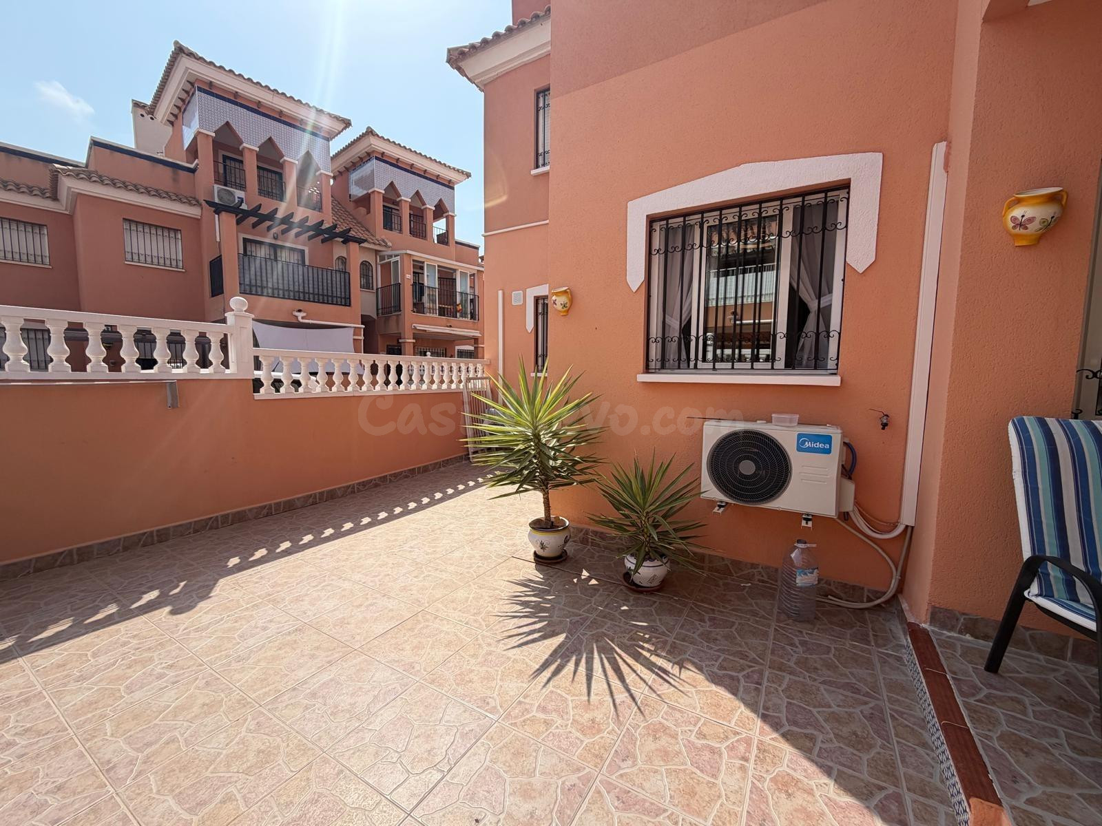 BUNGALOW BAJO EN ESQUINA CON 2 HAB 1 BAÑO EN URB PARQUE DEL  - foto 4