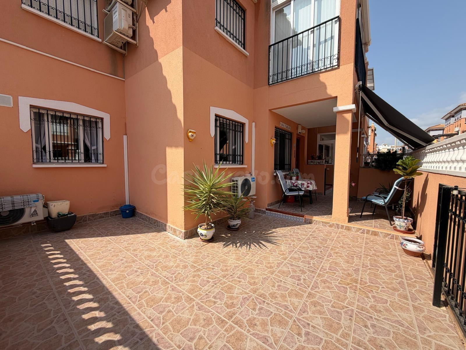 BUNGALOW BAJO EN ESQUINA CON 2 HAB 1 BAÑO EN URB PARQUE DEL  - foto 5