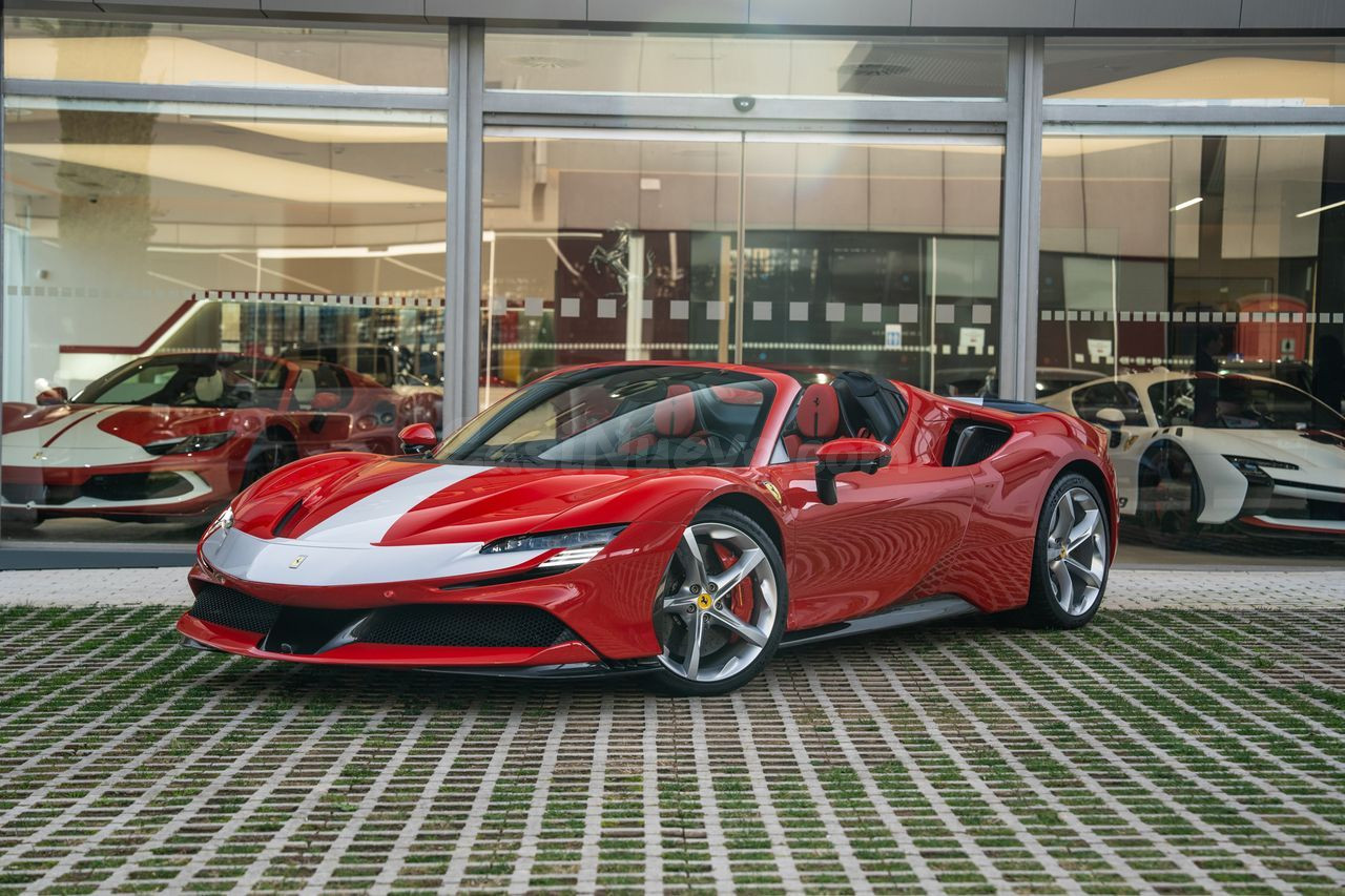 Ferrari SF90 4.0 V8 T Spider