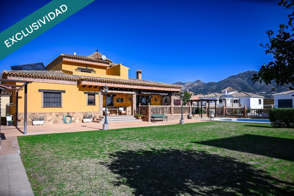 Villa en La Loma de Mijas : Elegancia y potencial único - foto 5