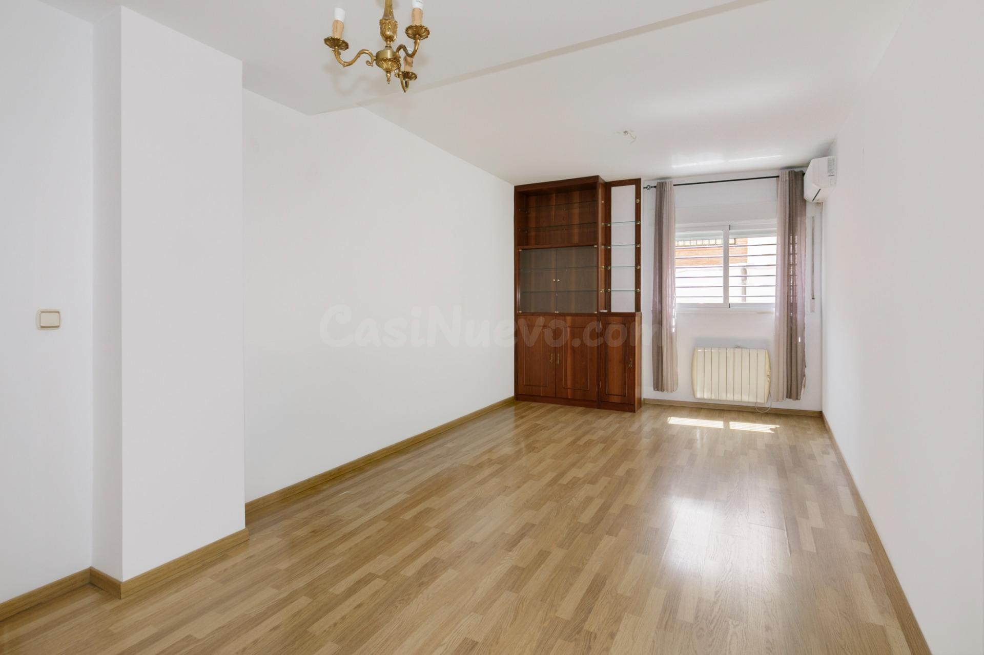 PISO EN VENTA EN ARMILLA CENTRO | 2 DORMITORIOS | GRAN PATIO - foto 2