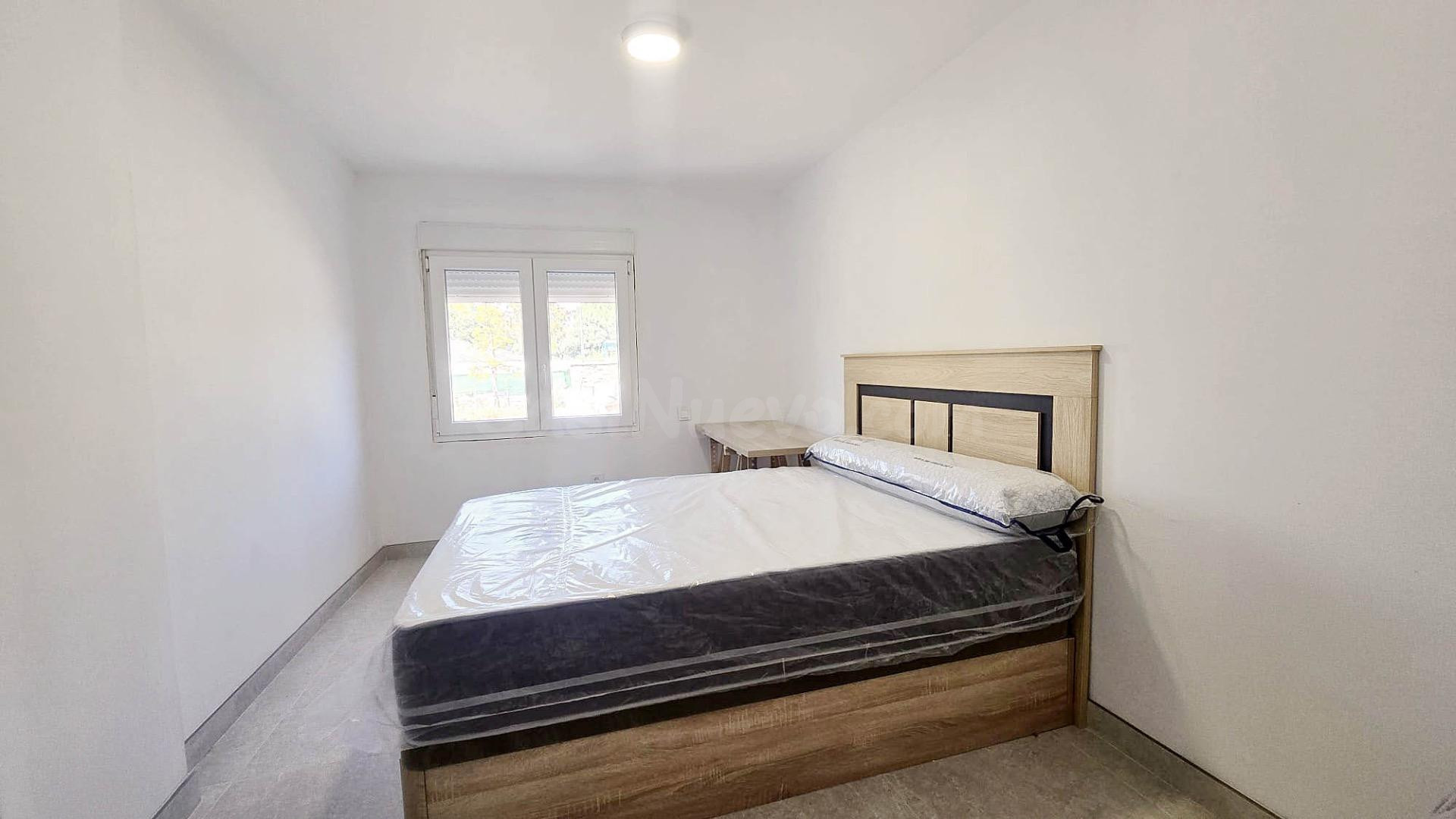 EN ALQUILER PISO INDEPENDIENTE CON TERRAZA Y SERVICIOS INCLU - foto 5