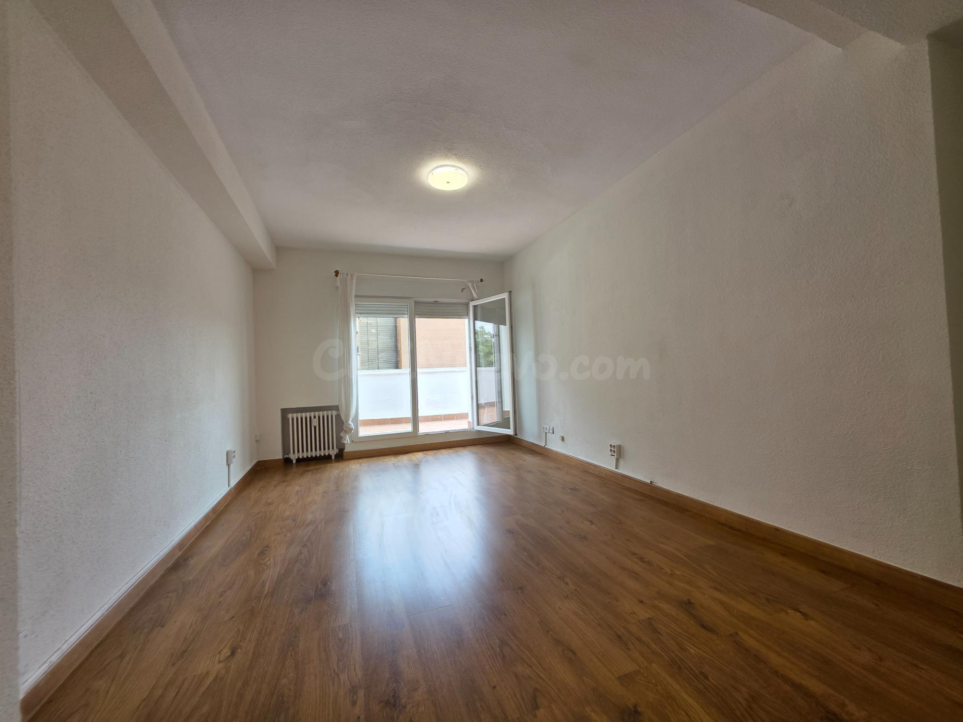 Amplio piso de 157 m2 con terraza, garaje y vistas al Retiro - foto 3