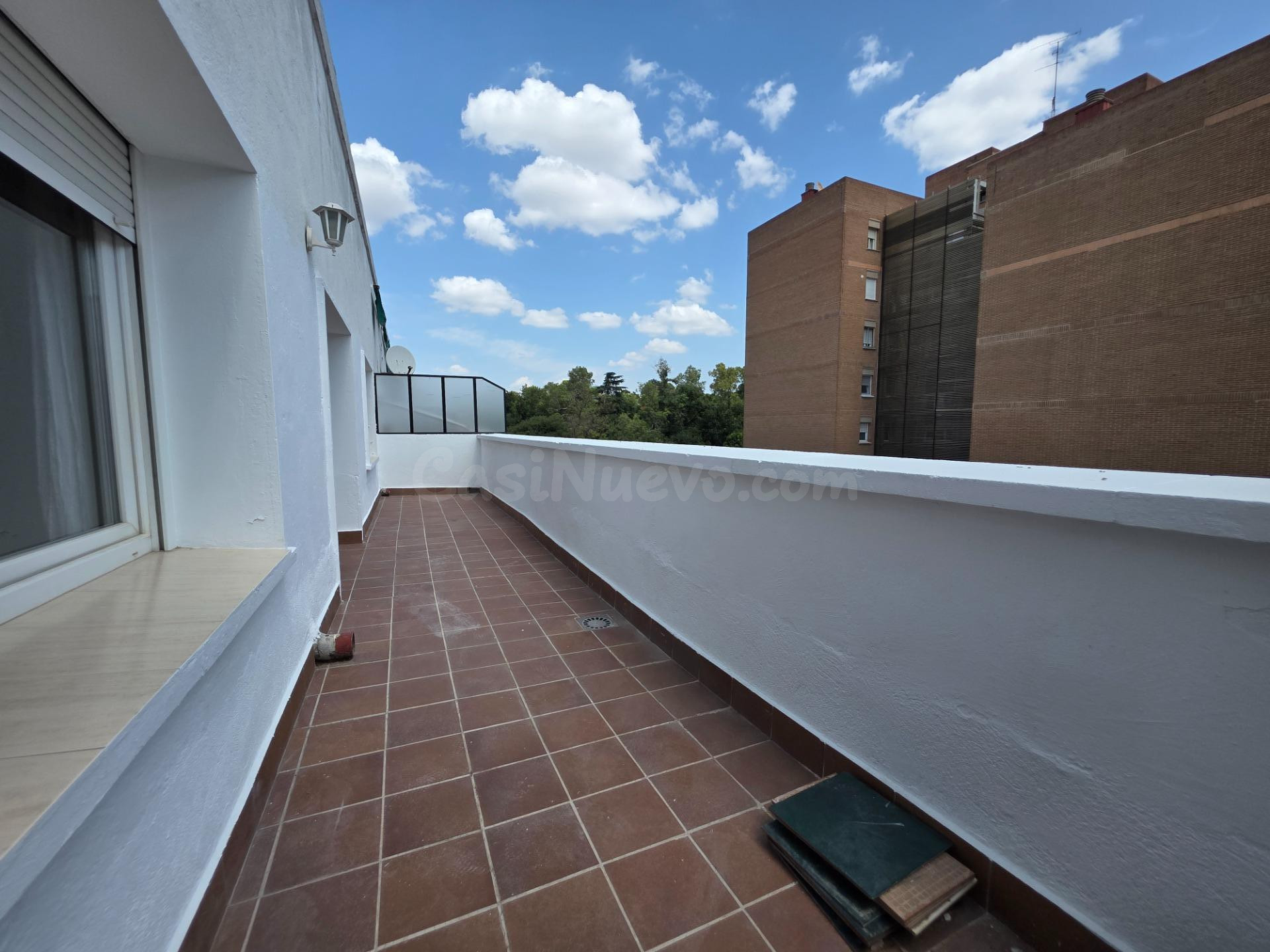 Amplio piso de 157 m2 con terraza, garaje y vistas al Retiro - foto 5