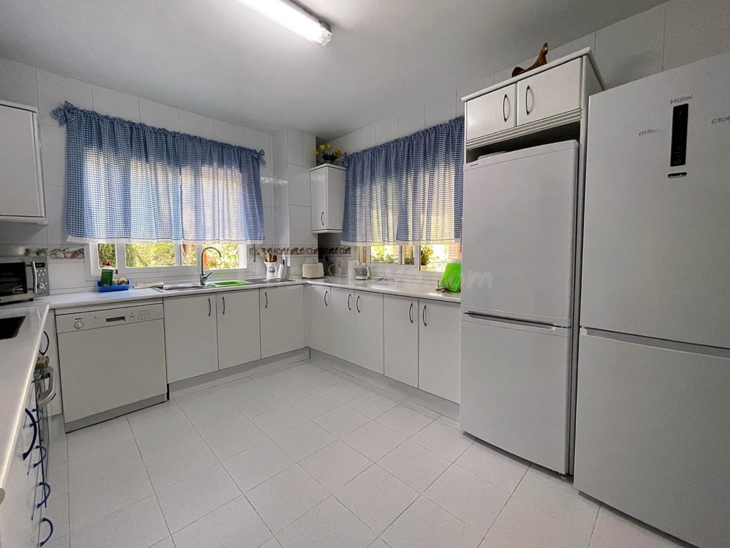 ¡CHICAS ESTUDIANTES! ÚLTIMA HABITACIÓN EN CHALET A COMPARTIR - foto 2