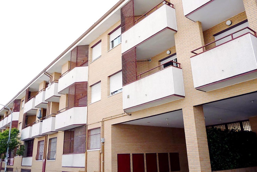 ¡CHICAS ESTUDIANTES! PISO DE TRES habitaciones EN ALQUILER, CON PLAZA DE GARAJE EN VILLANUEVA DE LA CAÑADA