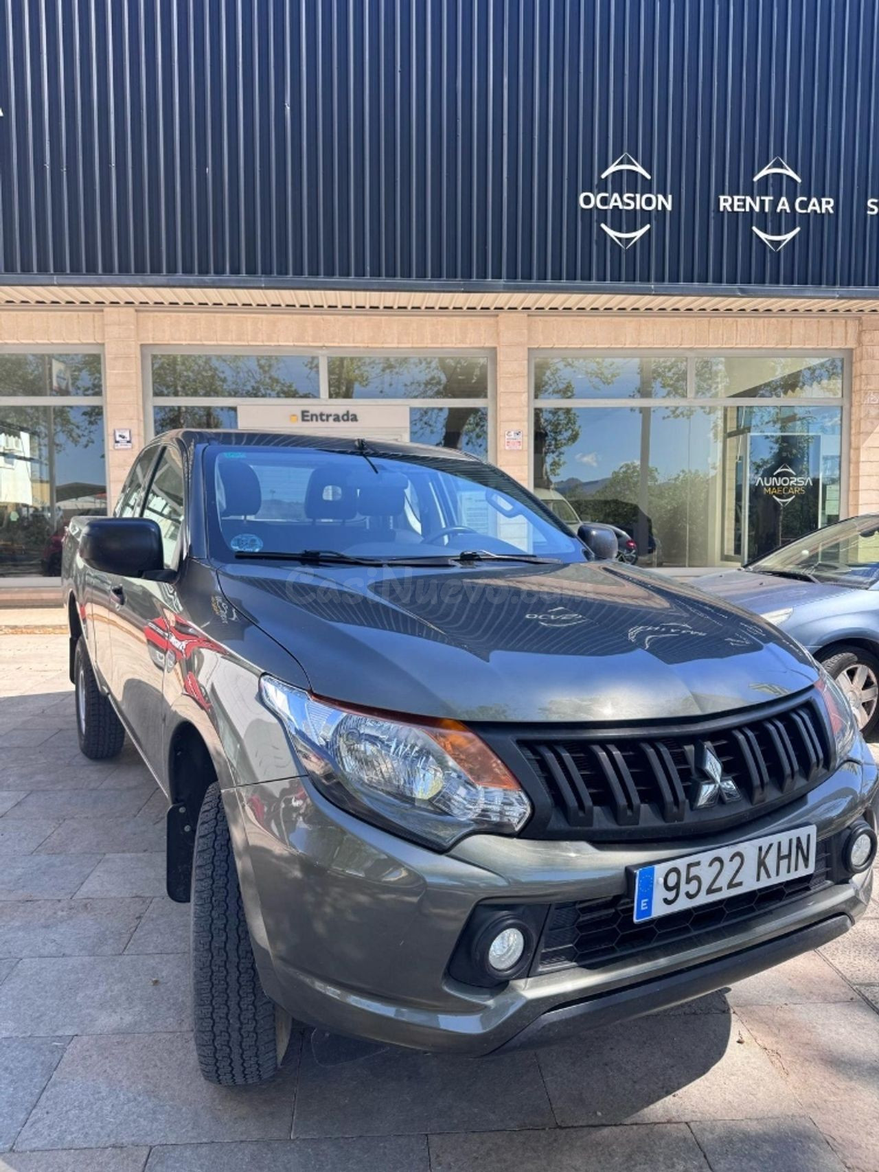 Mitsubishi L200 Basis Club Cab 4WD
