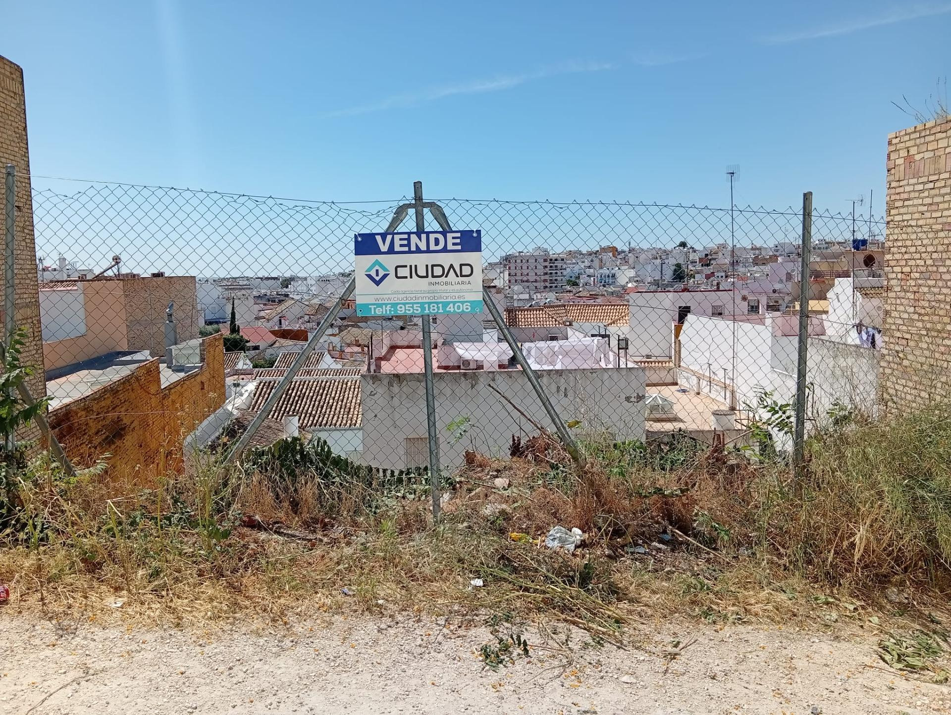 Solar de 96 m2 en Subida el Castillo - Zona Centro