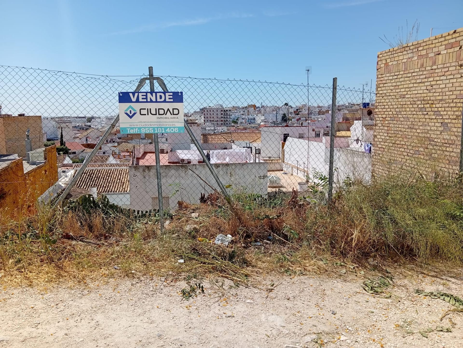 Solar de 96 m2 en Subida el Castillo - Zona Centro - foto 2