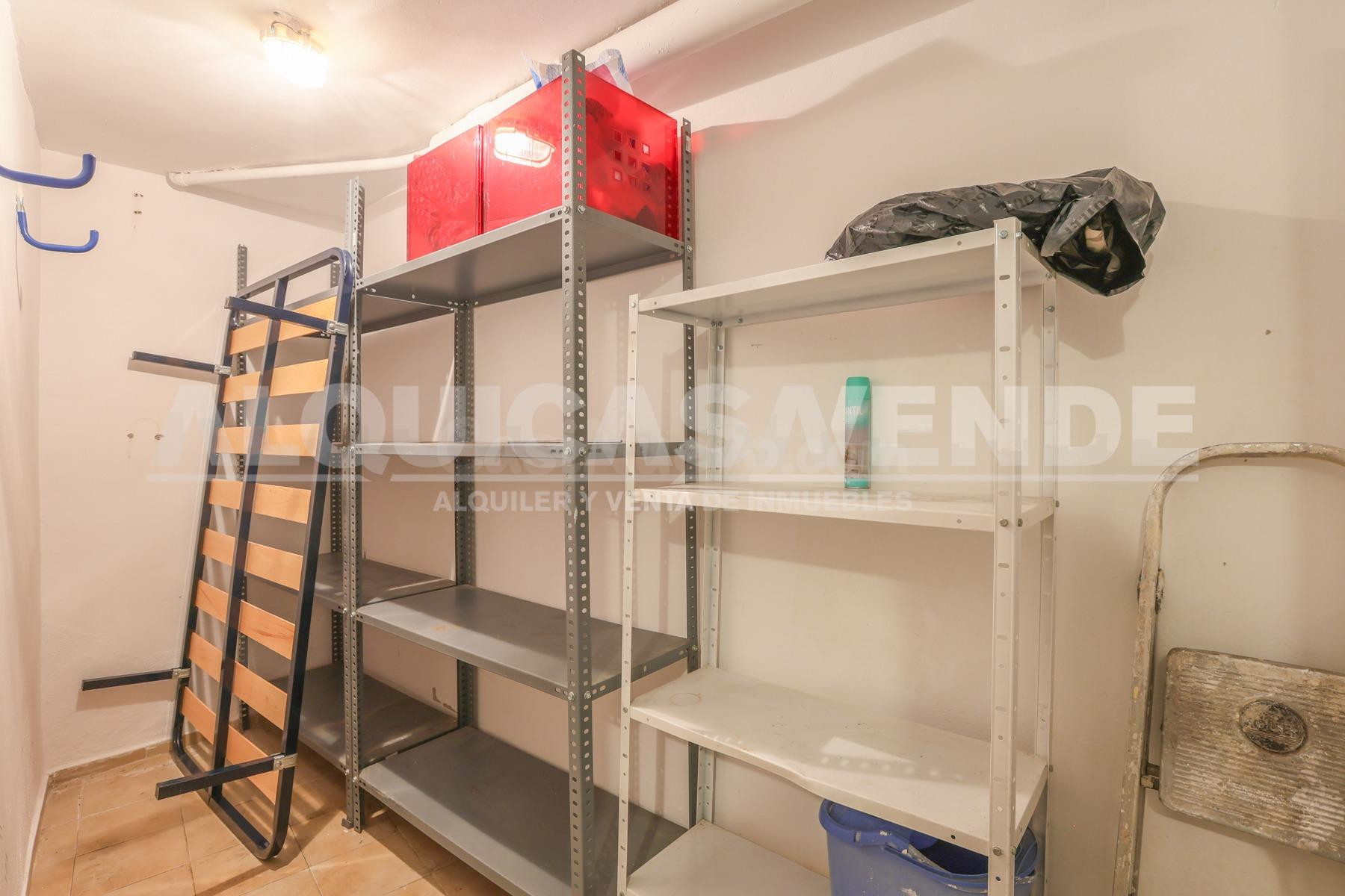 Se vende trastero amplio en pleno centro de Sevilla. C/ Rela - foto 2
