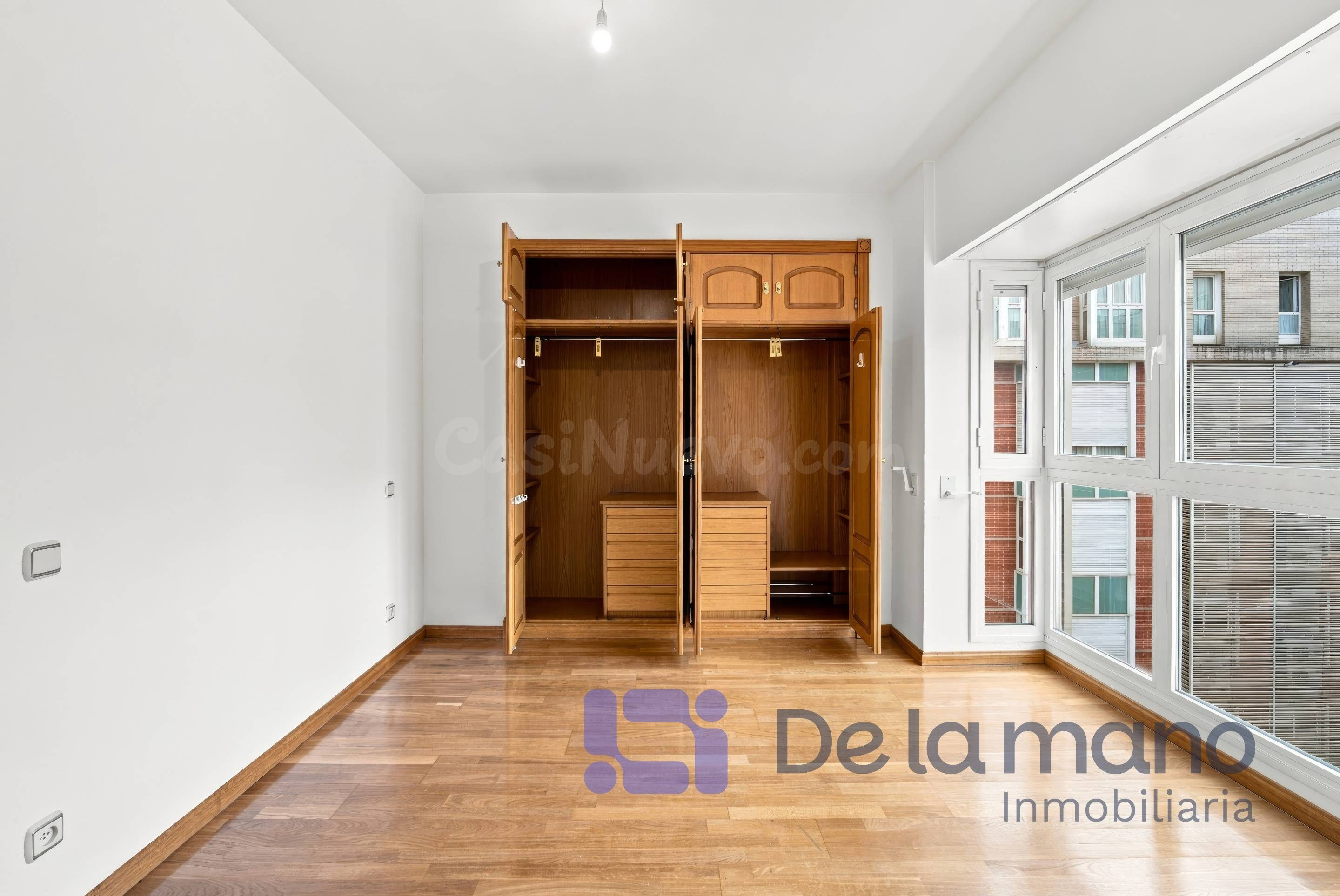 VIVIENDA FAMILIAR EN PERFECTO ESTADO CON 2 PLAZAS DE GARAJE, - foto 2