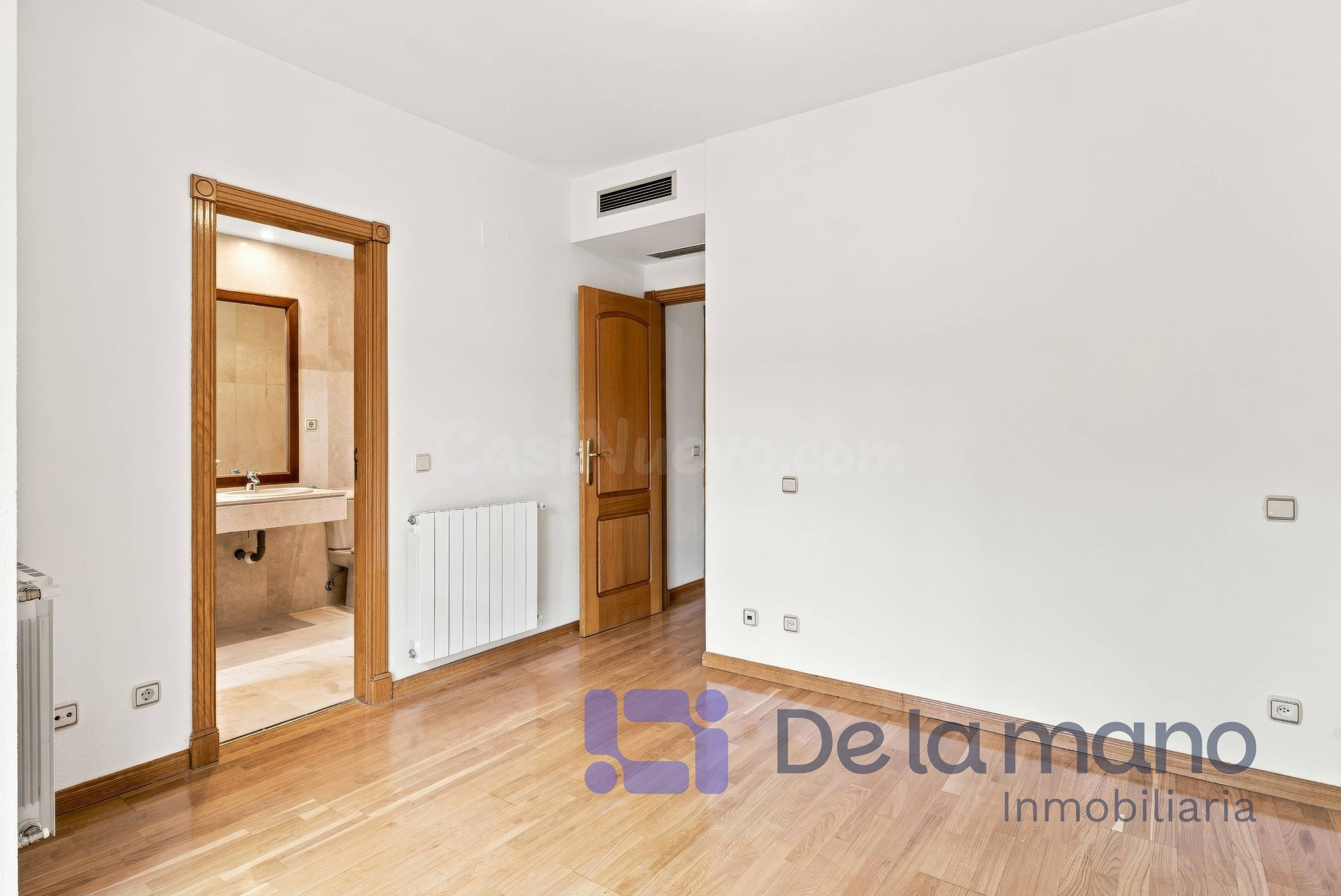 VIVIENDA FAMILIAR EN PERFECTO ESTADO CON 2 PLAZAS DE GARAJE, - foto 4