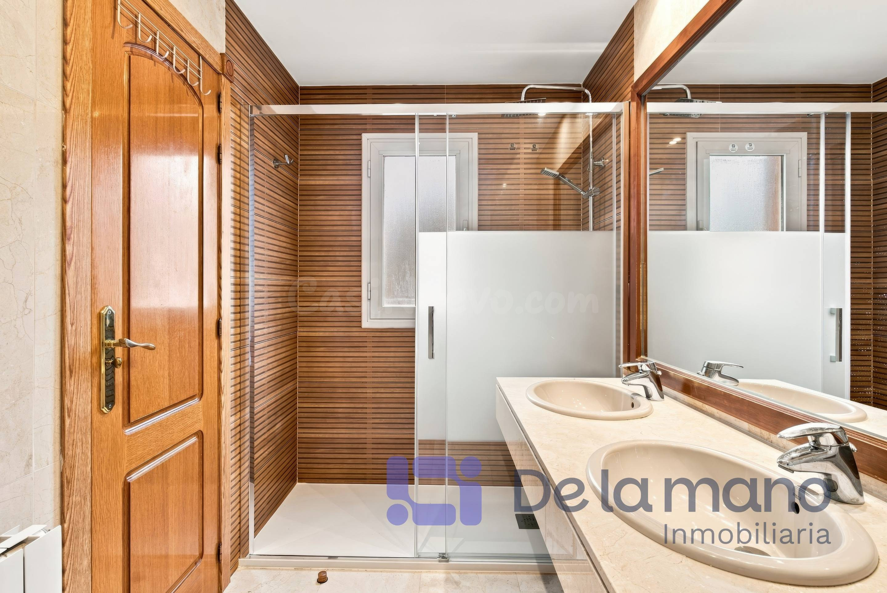 VIVIENDA FAMILIAR EN PERFECTO ESTADO CON 2 PLAZAS DE GARAJE, - foto 5