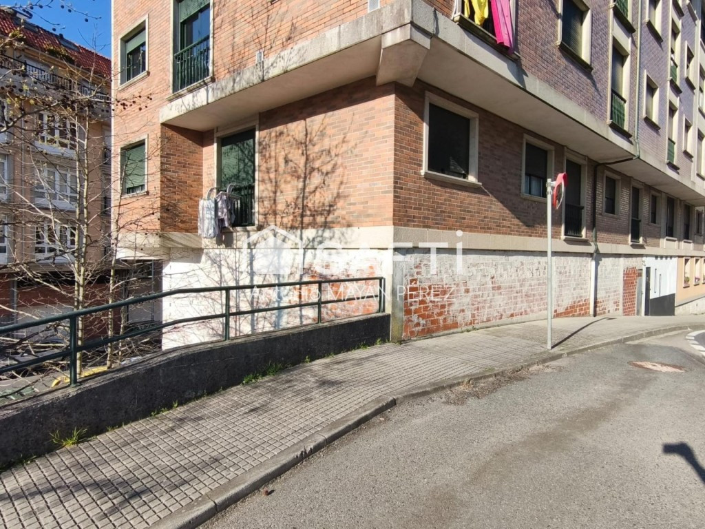 BAJO COMERCIAL EN VENTA EN RIBEIRA - foto 4