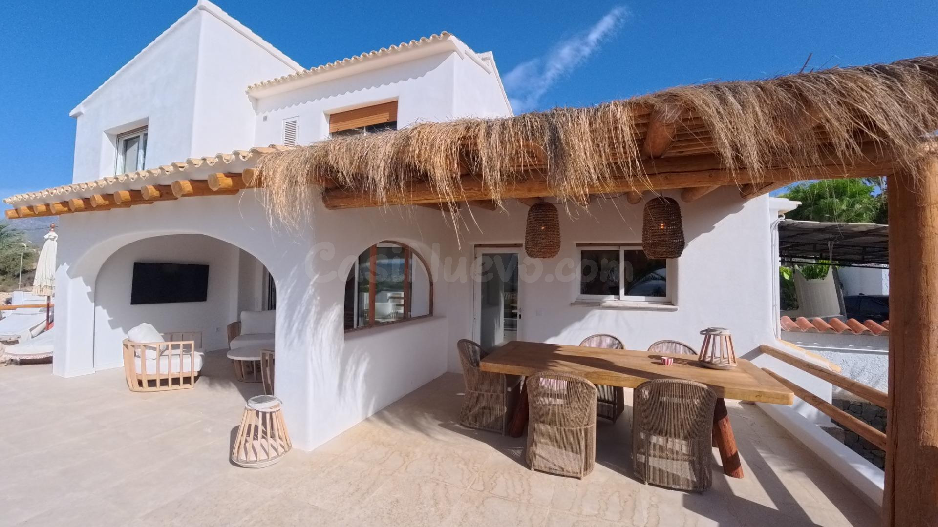 Villa totalmente reformada con gran parcela, piscina y espec - foto 2
