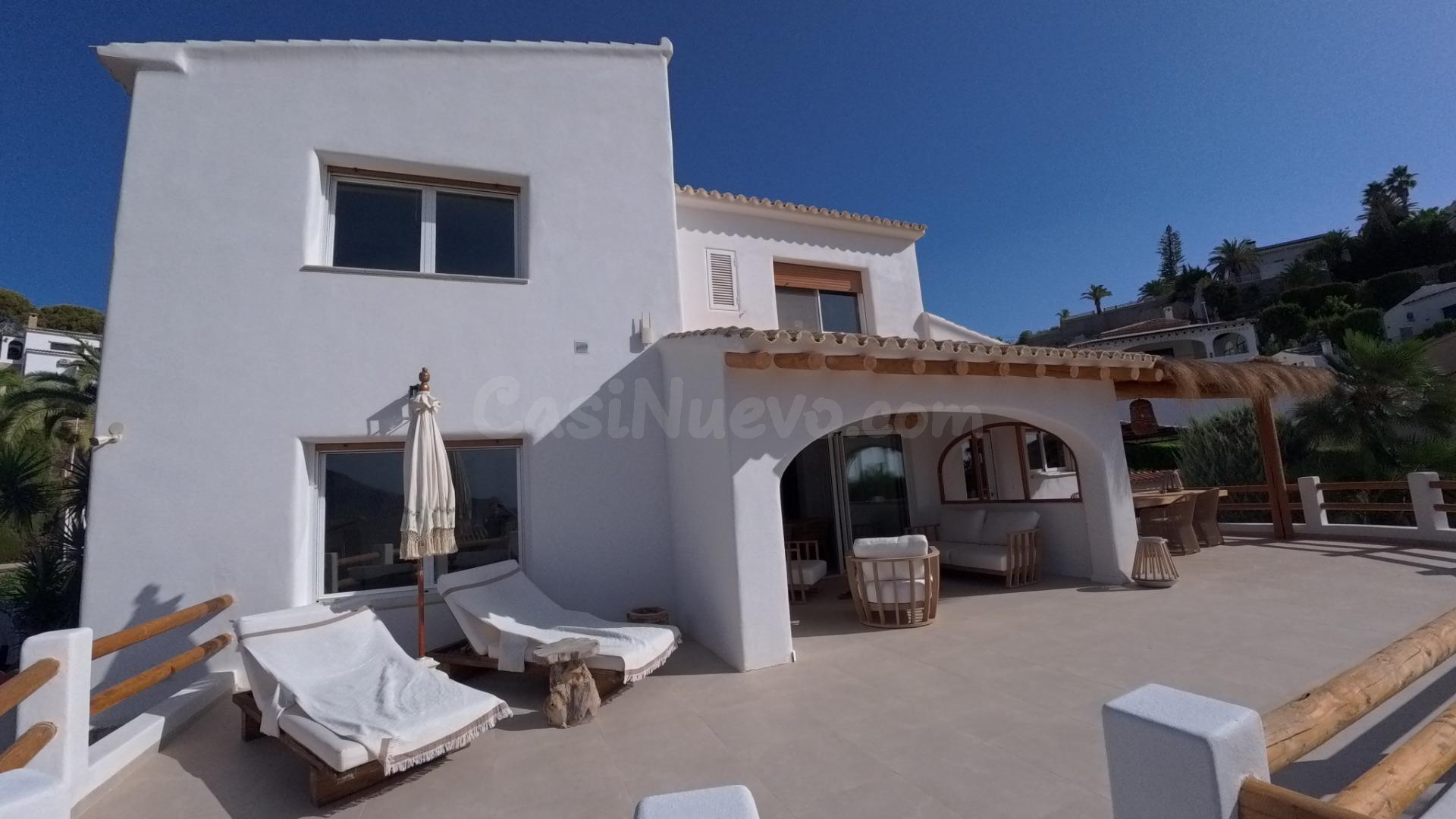 Villa totalmente reformada con gran parcela, piscina y espec - foto 3