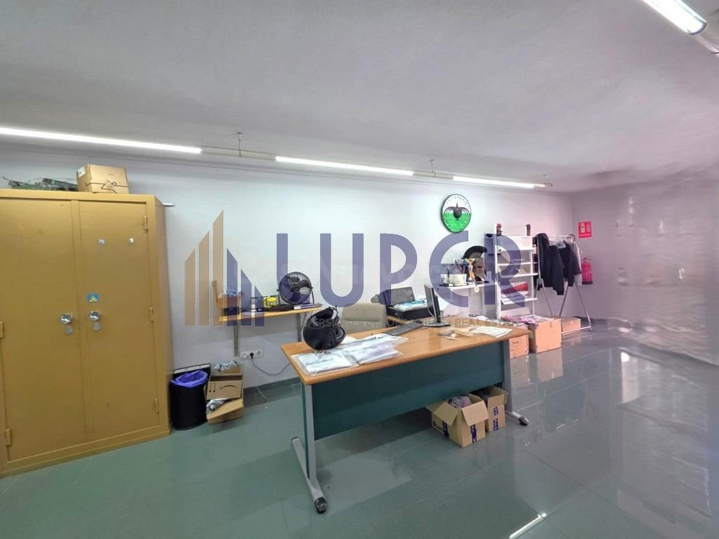LOCAL DE 408m2 CON GRAN POTENCIAL PARA HOSTAL O APARTAMENTOS - foto 2