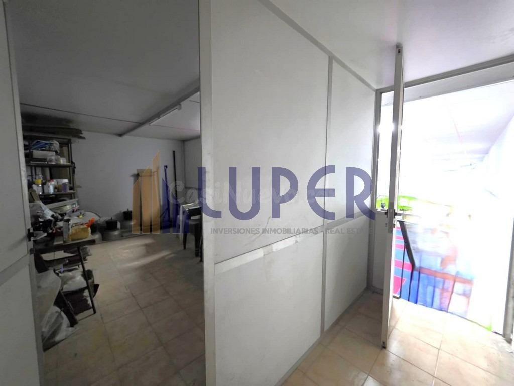 LOCAL DE 408m2 CON GRAN POTENCIAL PARA HOSTAL O APARTAMENTOS - foto 3