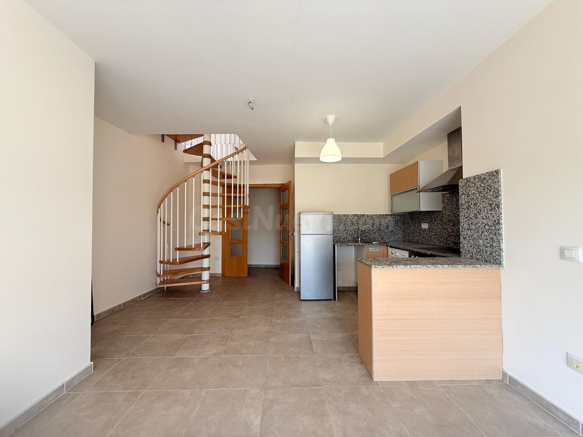 Ático dúplex con terraza privada y parking en Jesús i Maria, Deltebre.