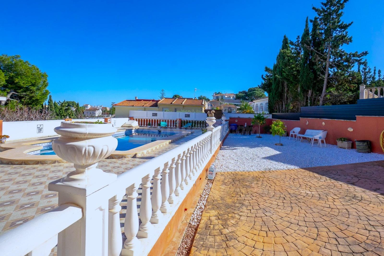 Villa espaciosa y muy bien conservada (aprox. 150 m2 - parce - foto 5