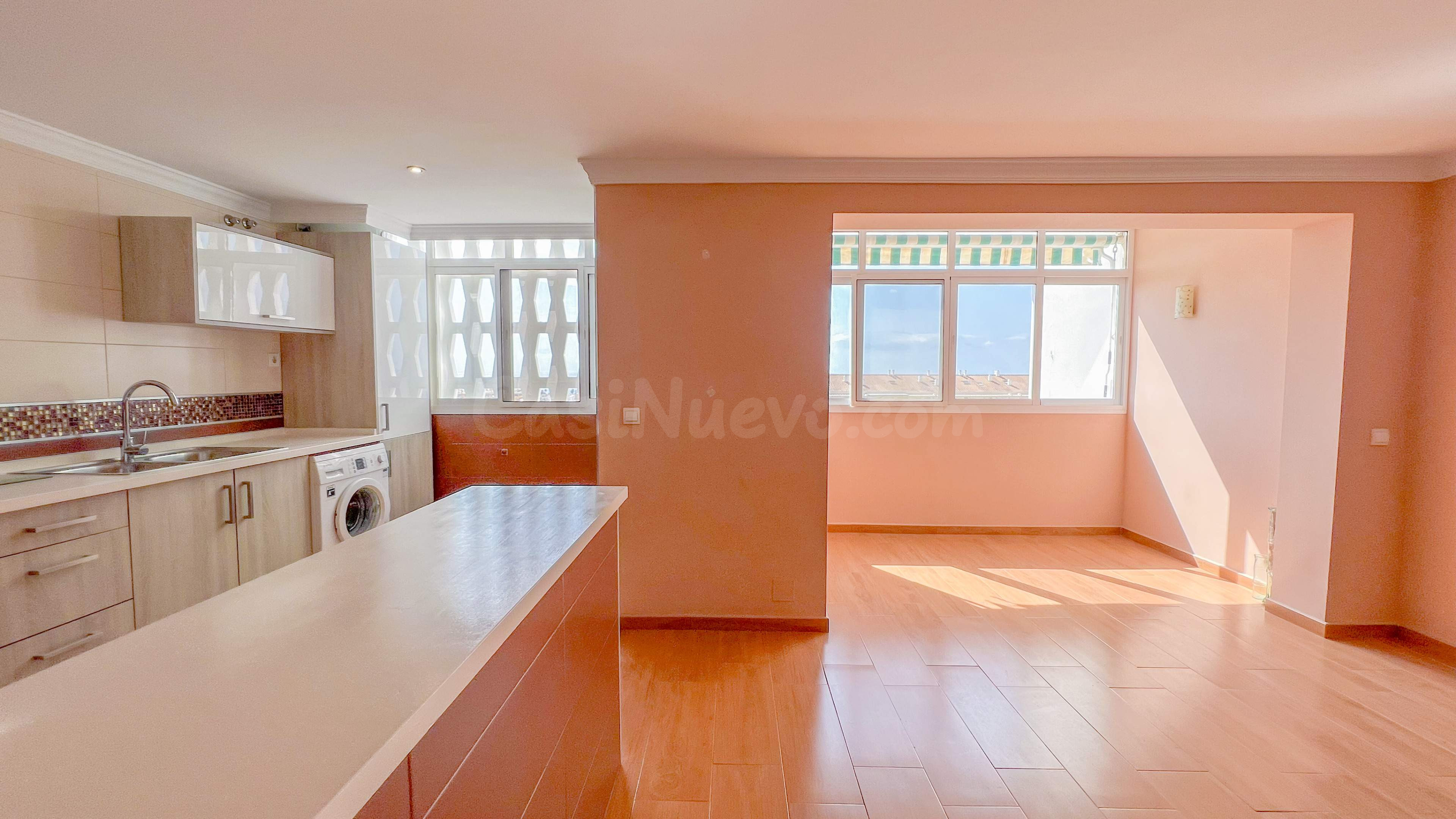 Piso reformado con espectaculares vistas al mar en San Pedro - foto 4