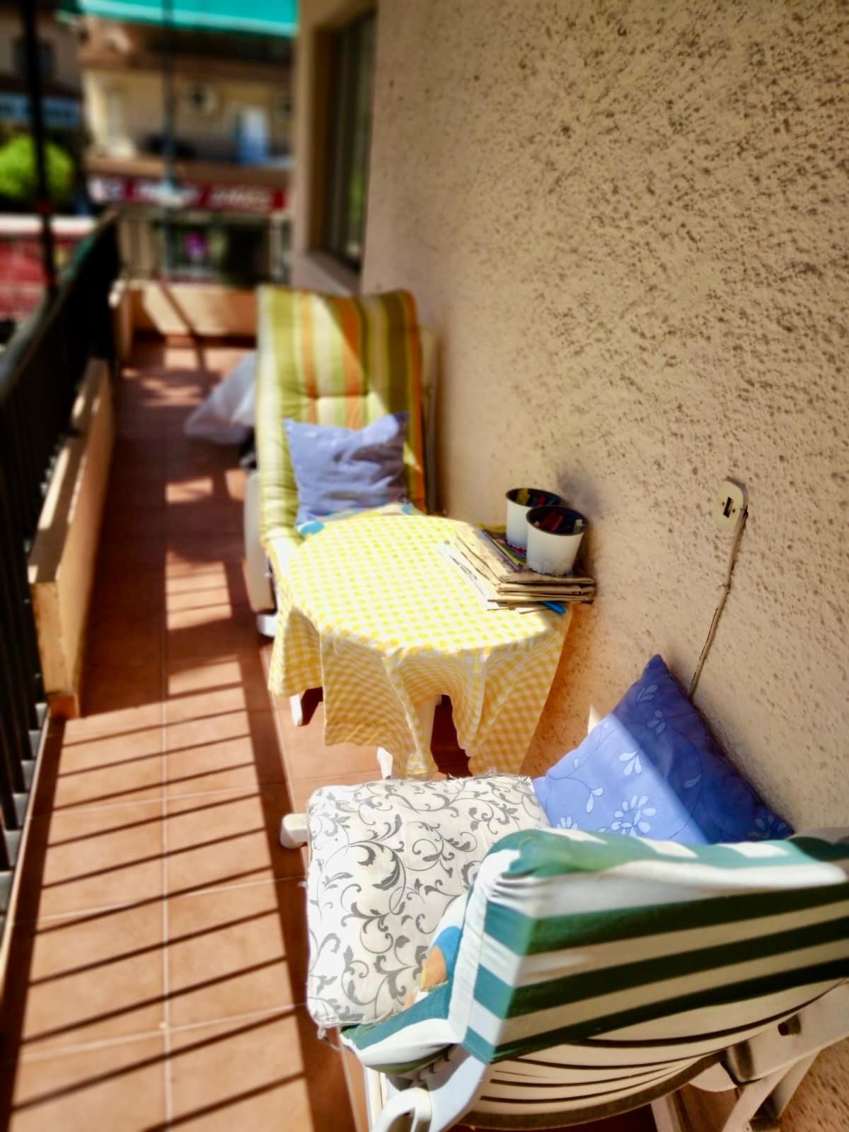 AMPLIO PISO CON TERRAZA A ESCASOS METROS DEL MAR Y CERCA DE  - foto 2