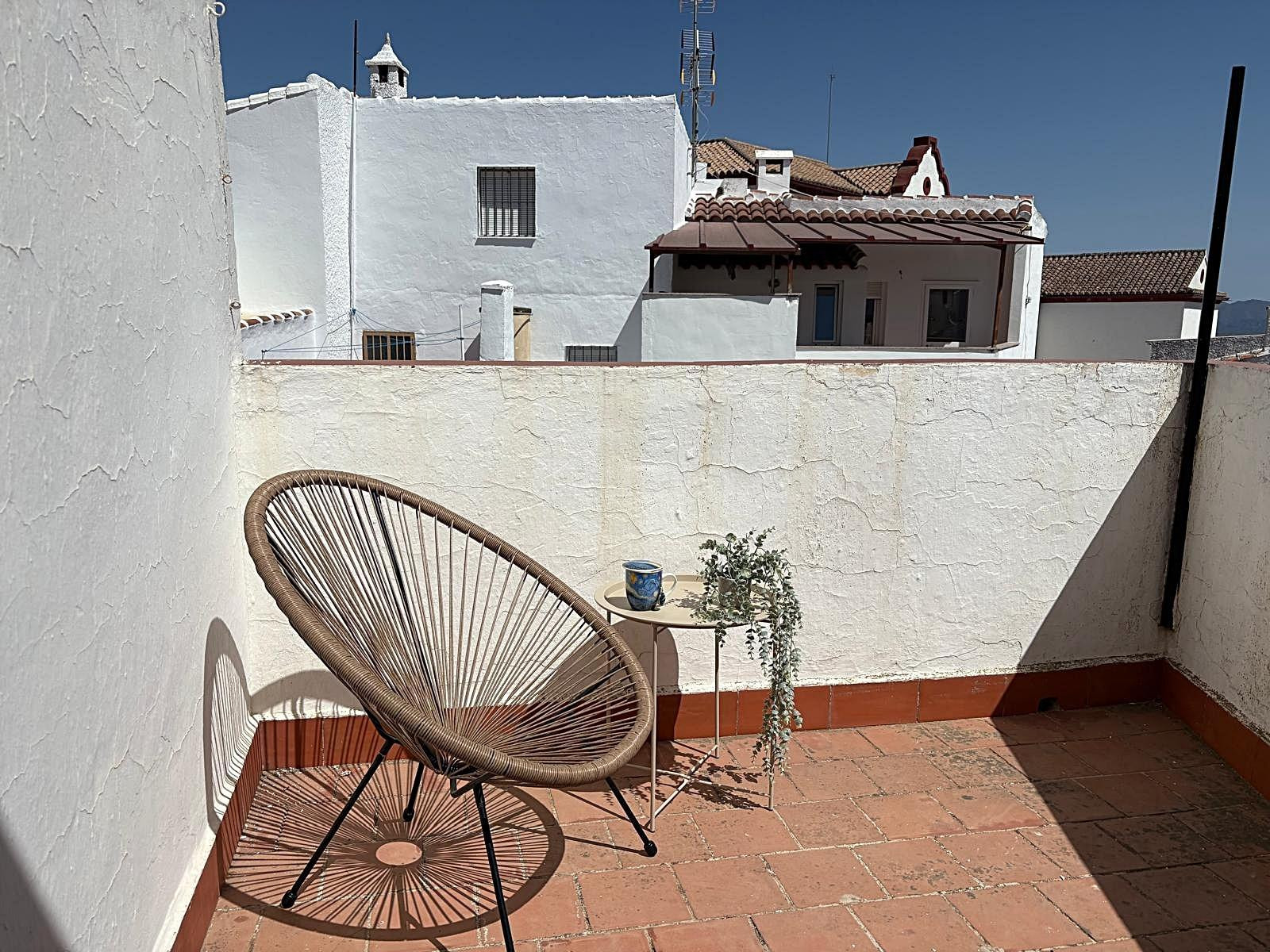 Casa de pueblo en una planta con vistas panorámicas, gran garaje y patio