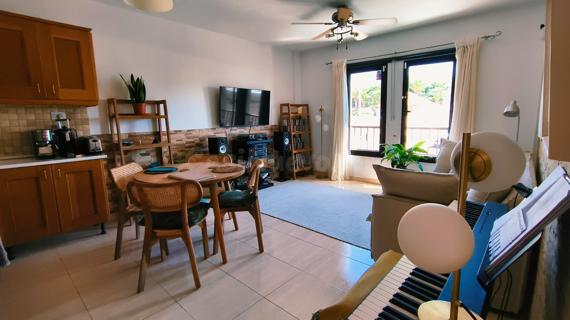Luminoso Apartamento en Planta Alta en el Corazón de Antigua - foto 3