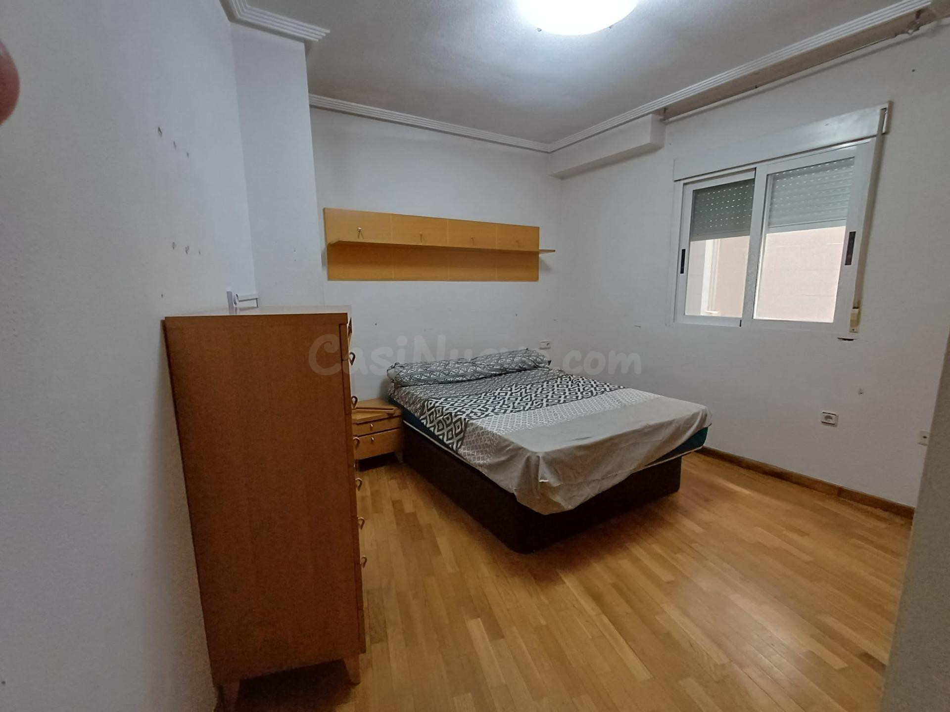 Piso de 2 dormitorios con terraza, garaje y trastero en Alca - foto 4