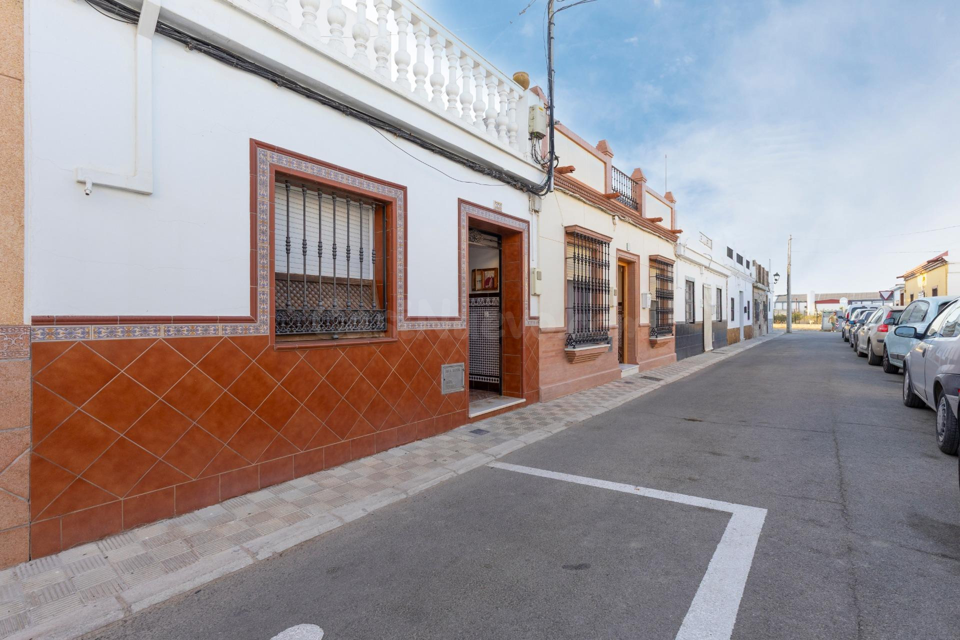 Acogedora vivienda lista para entrar a vivir en Isla Mayor - foto 3