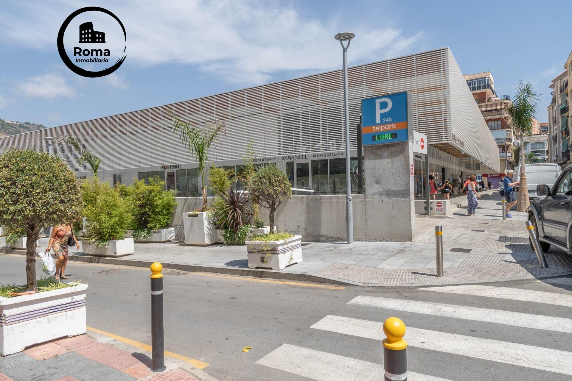 Casa de 555 m2 con 3 plantas y 2 locales comerciales junto a - foto 3