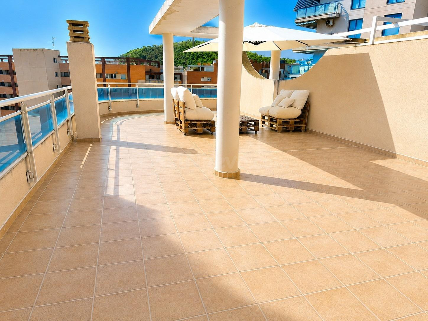 PISO EN VENTA EN LA CALA DE VILLAJOYOSA | 164 m2, GRAN TERRA