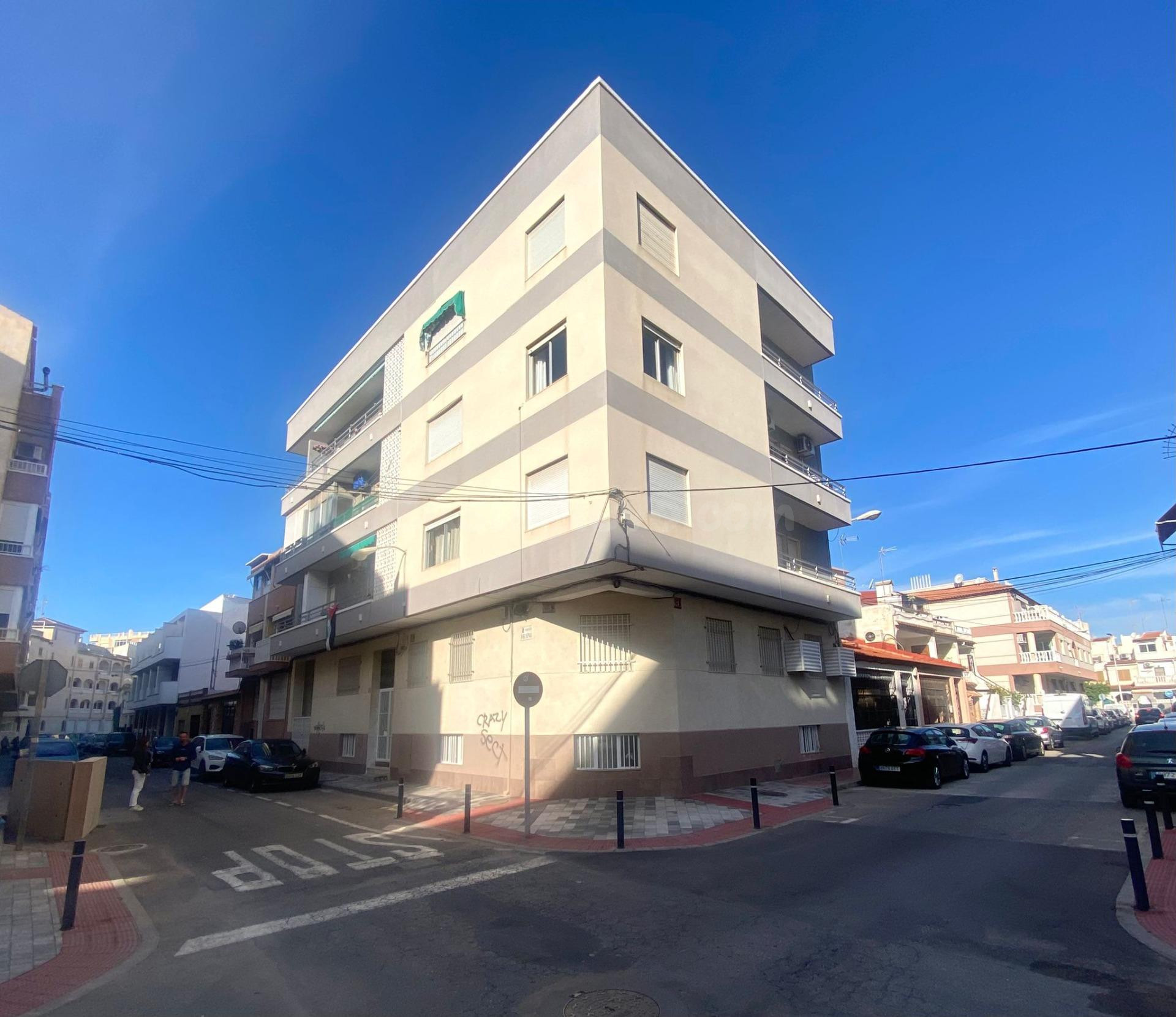 Magnífico apartamento de tres habitaciones, cerca del mar, en Torrevieja, Alicante, Costa Blanca