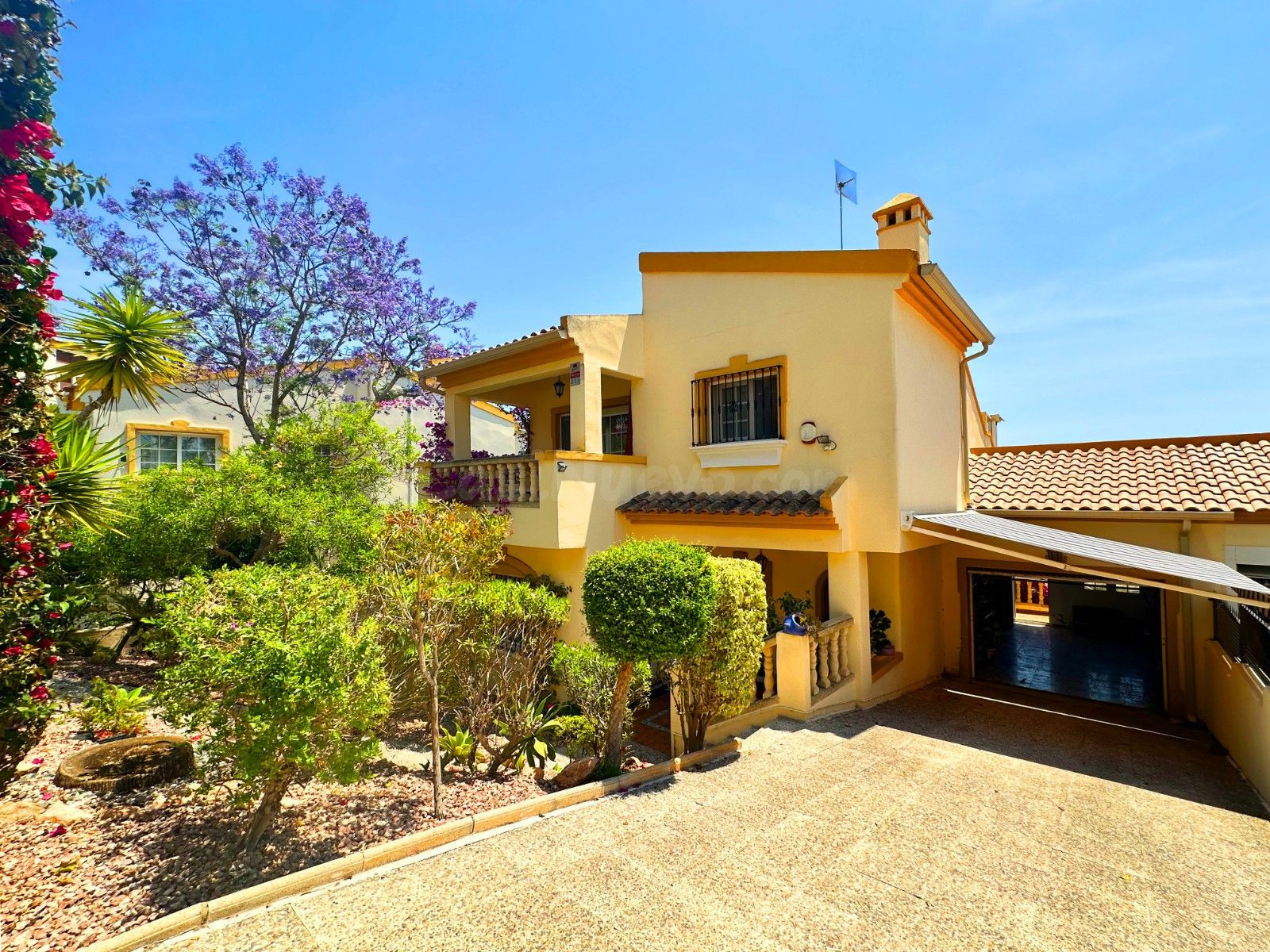 Villa de 3 dormitorios 3 baños en Orihuela Costa  ( Campo de golf Las Ramblas )