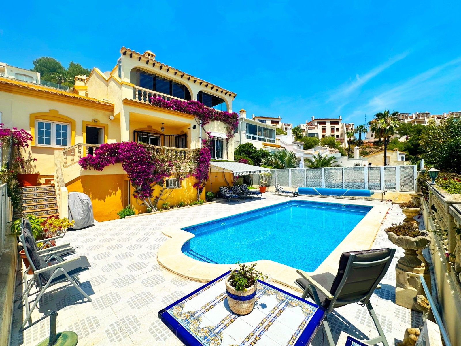 Villa de 3 dormitorios 3 baños en Orihuela Costa ( Campo de  - foto 4