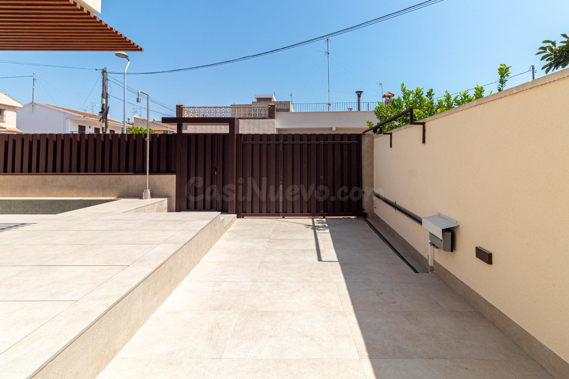 VILLA MODERNA DE 3 DORMITORIOS Y 2 BAÑOS EN LO PAGAN (SANTIA - foto 3