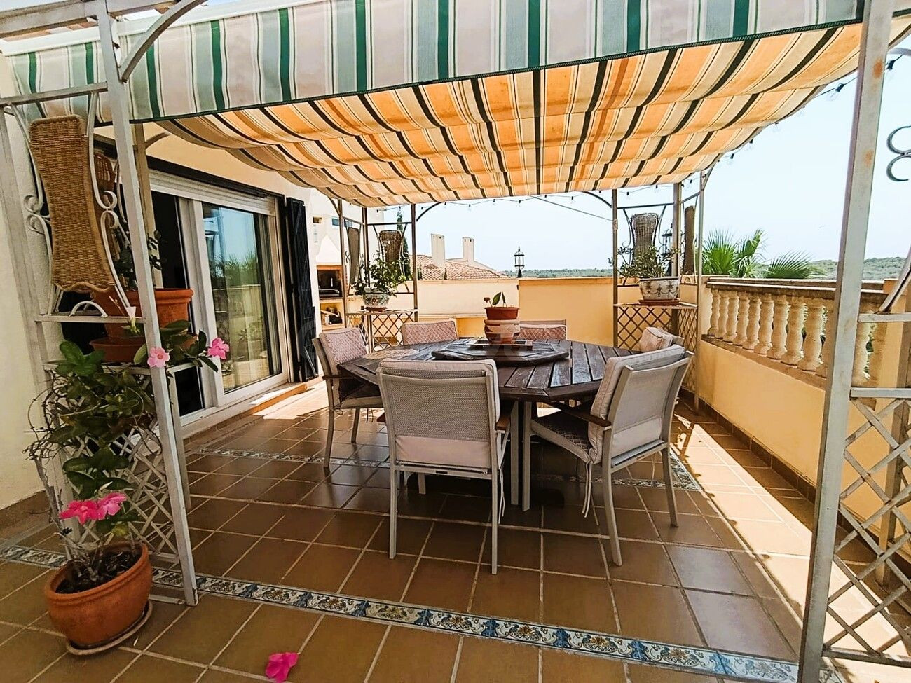 ¡Gran Oportunidad! Villa de Ensueño a Solo 635.000 € en Orih - foto 2