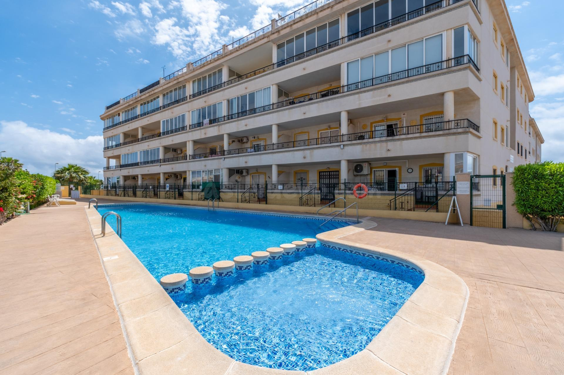 APARTAMENTO DE 2 DORMITORIOS 1 BAÑO EN PLAYA FLAMENCA ( ORIH - foto 2