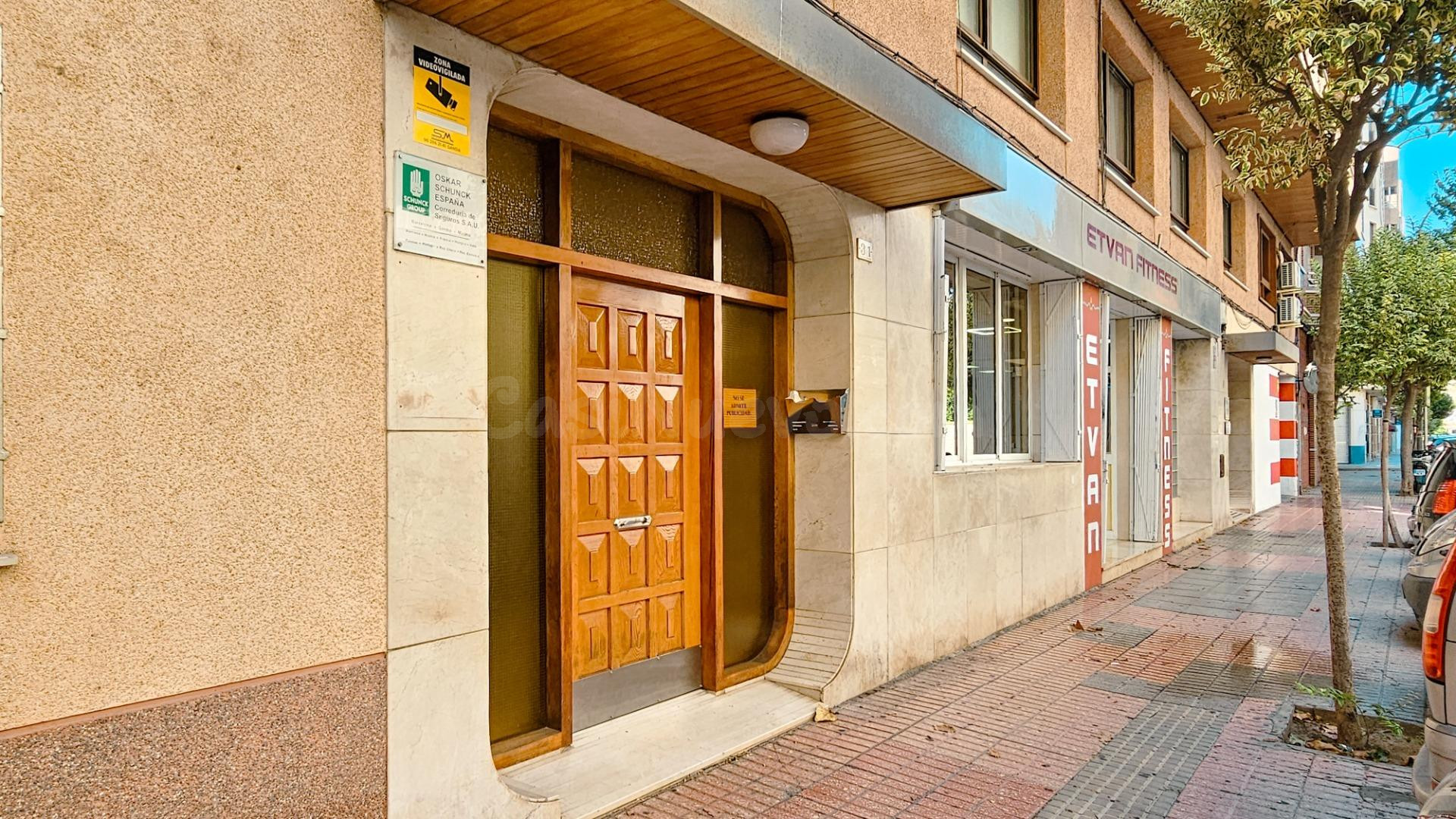 AMPLIO PISO EN CIUTAT DE LAVAL, GANDIA – 4 habitaciones - foto 3
