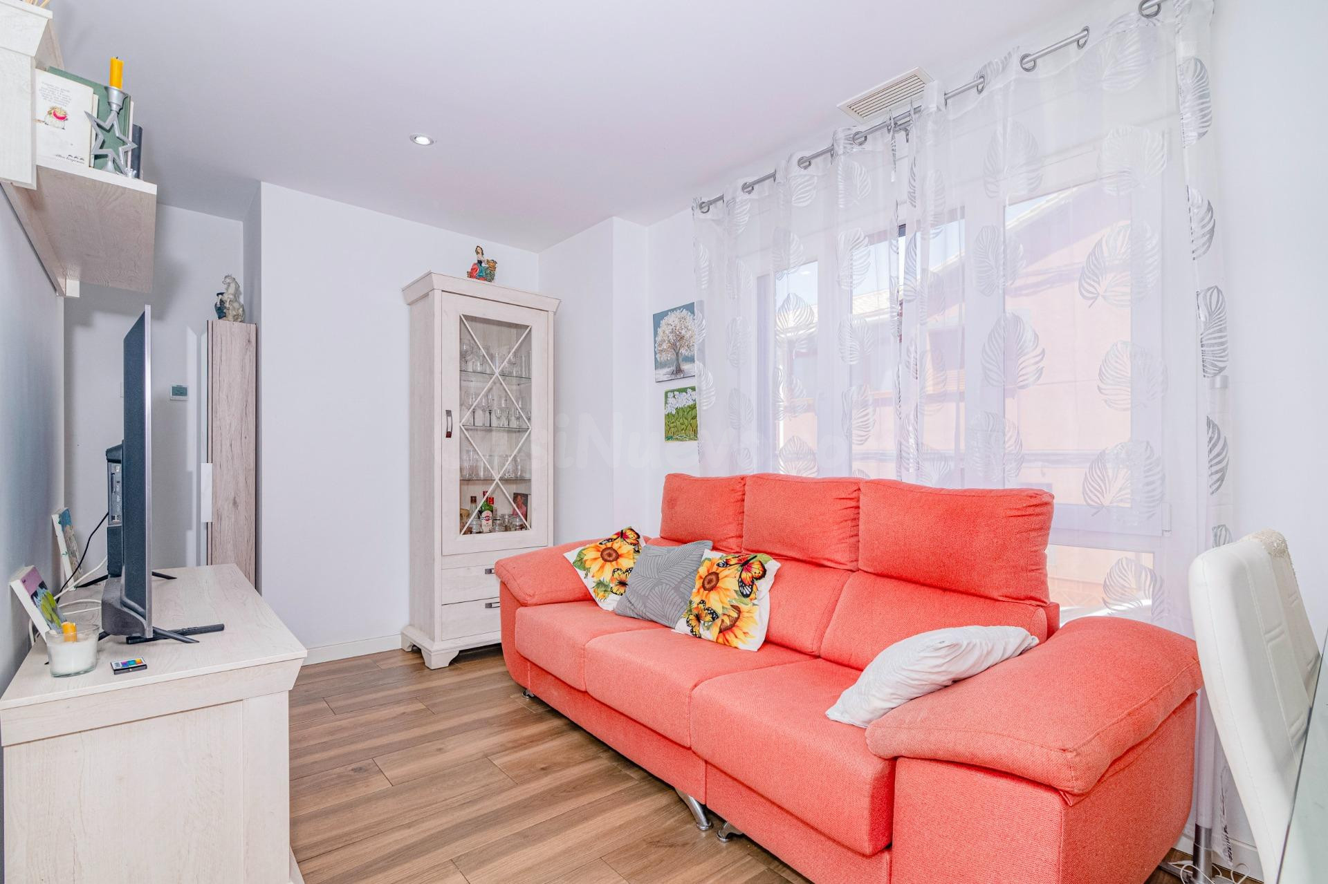 Precioso duplex moderno con patio - foto 4