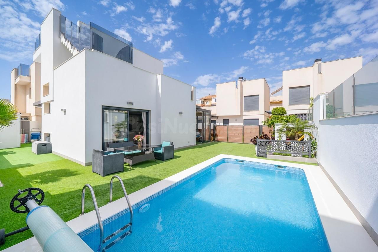 Villa 5 habitaciones 194m² en venta - Aguas Nuevas