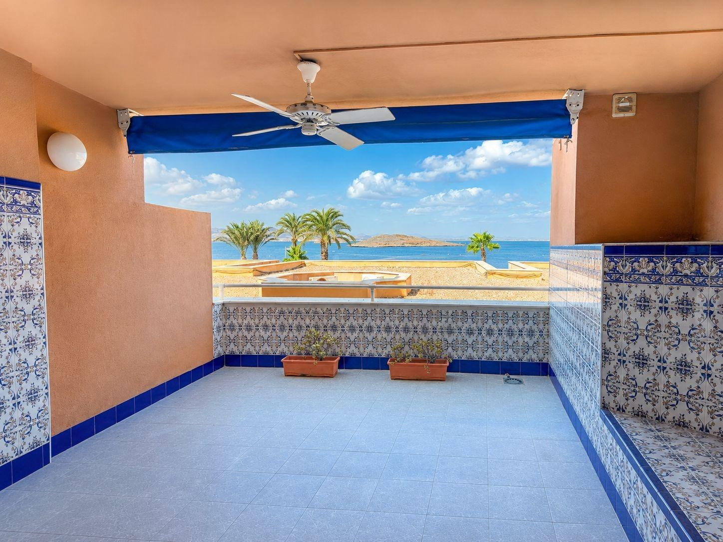 Apartamento  que destaca por sus impresionantes vistas al Mar Menor, en El Soling II , km 4 de La Manga del Mar Menor